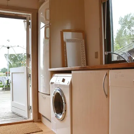 Lovely In With Kitchen Гиллеляйе